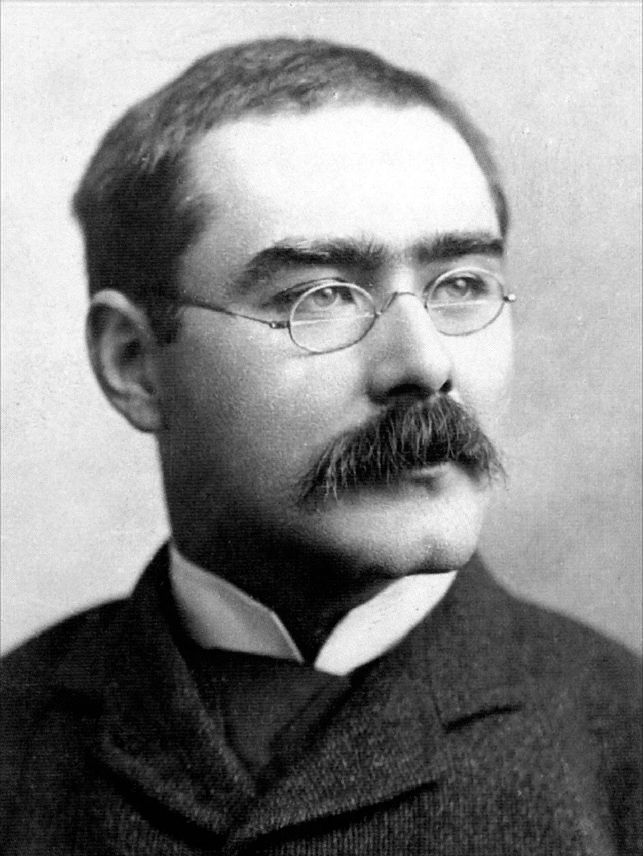 Rudyard Kipling, author of Kim's Game inspiration
